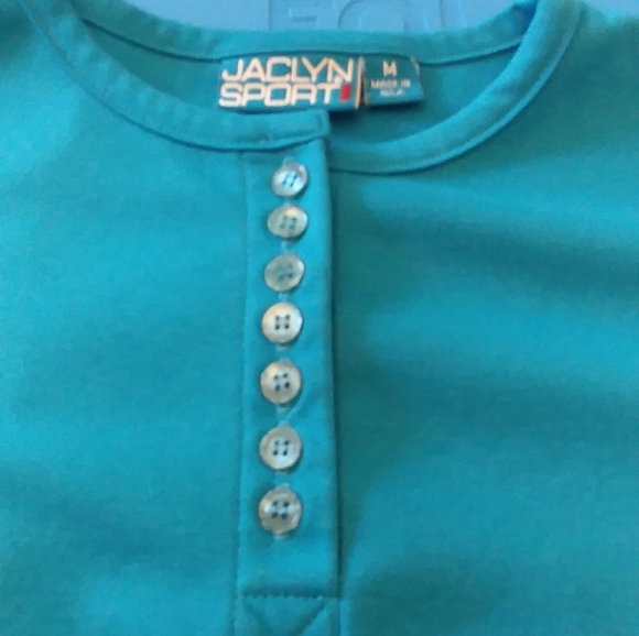 P268. Jaclyn Sport. Blue, medium, pullover top - Picture 5 of 5